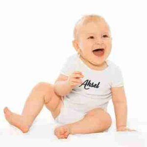 Babybody med navn - korte ærmer